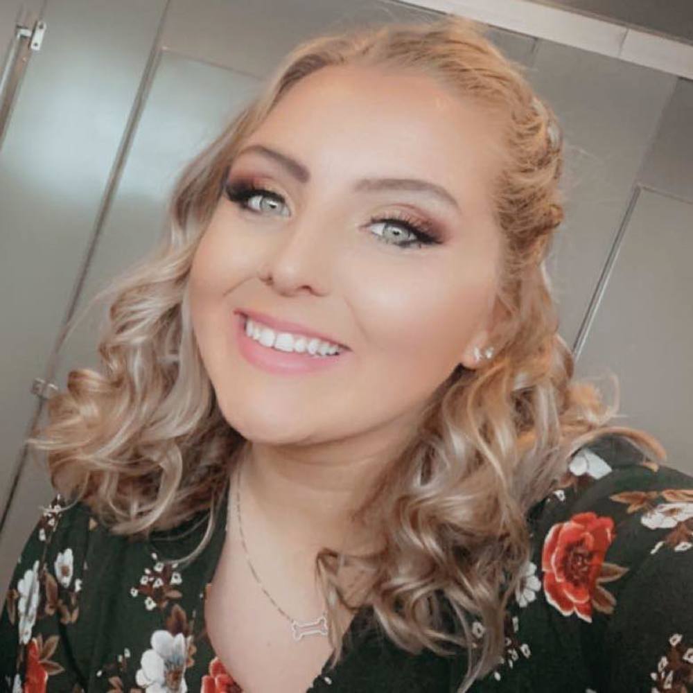 Meet your Posher, Danielle
